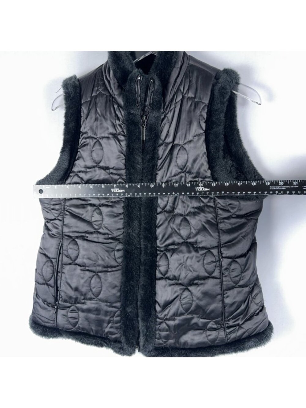 New York & Company Reversible Quilted Faux Fur Puffer Vest Size Medium Black - Picture 7 of 9